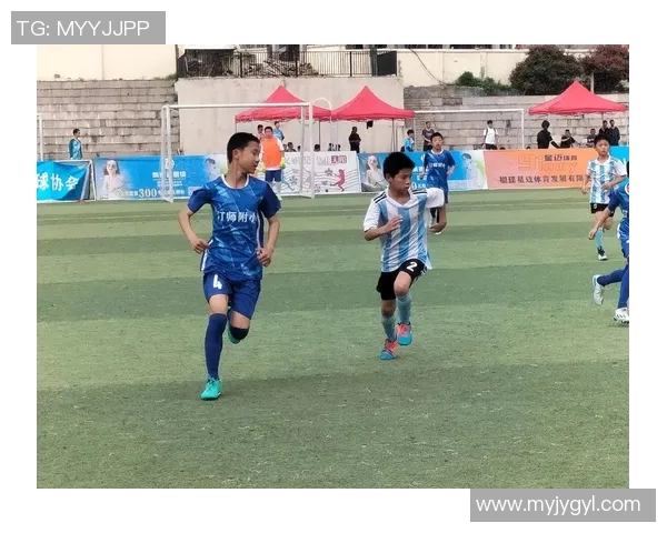 在济南印象城邂逅足球明星的难忘瞬间与精彩故事