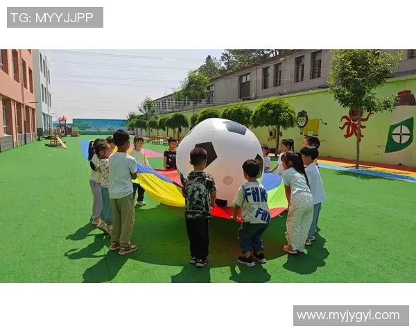 足球明星形象融入幼儿园教育激发孩子们的运动热情与团队精神 足球明星形象融入幼儿园教育激发孩子们的运动热情与团队精神