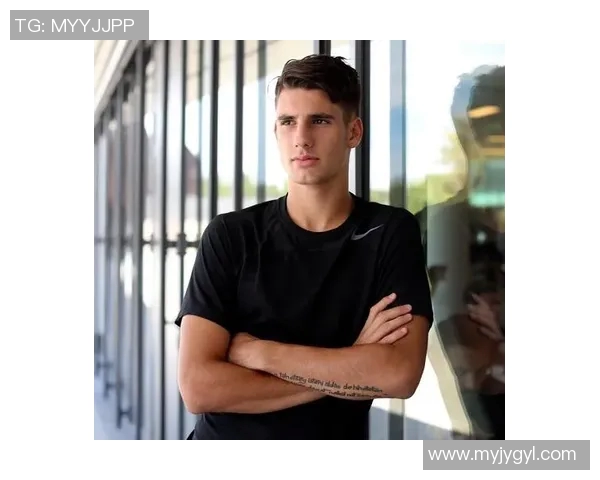 全球顶尖足球明星全名汇总及其成就解析