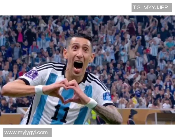 足球明星庆祝动作引发热议球迷反应两极分化引发讨论 足球明星庆祝动作引发热议球迷反应两极分化引发讨论